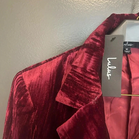 Lulu’s  new with tags size medium cocktail blazer velvet/satin look - Picture 6 of 8